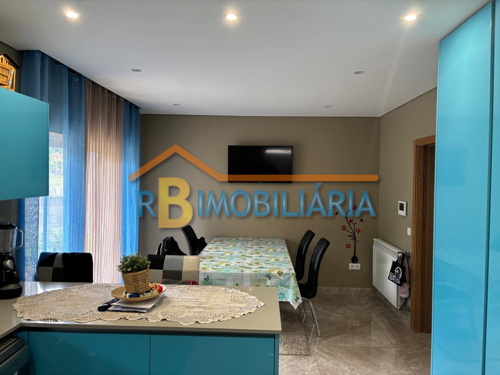 Moradia V3 no Areeiro, Santa Eulália