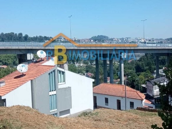 Dois lotes para construção em Oliveira do Douro – Vila Nova de Gaia