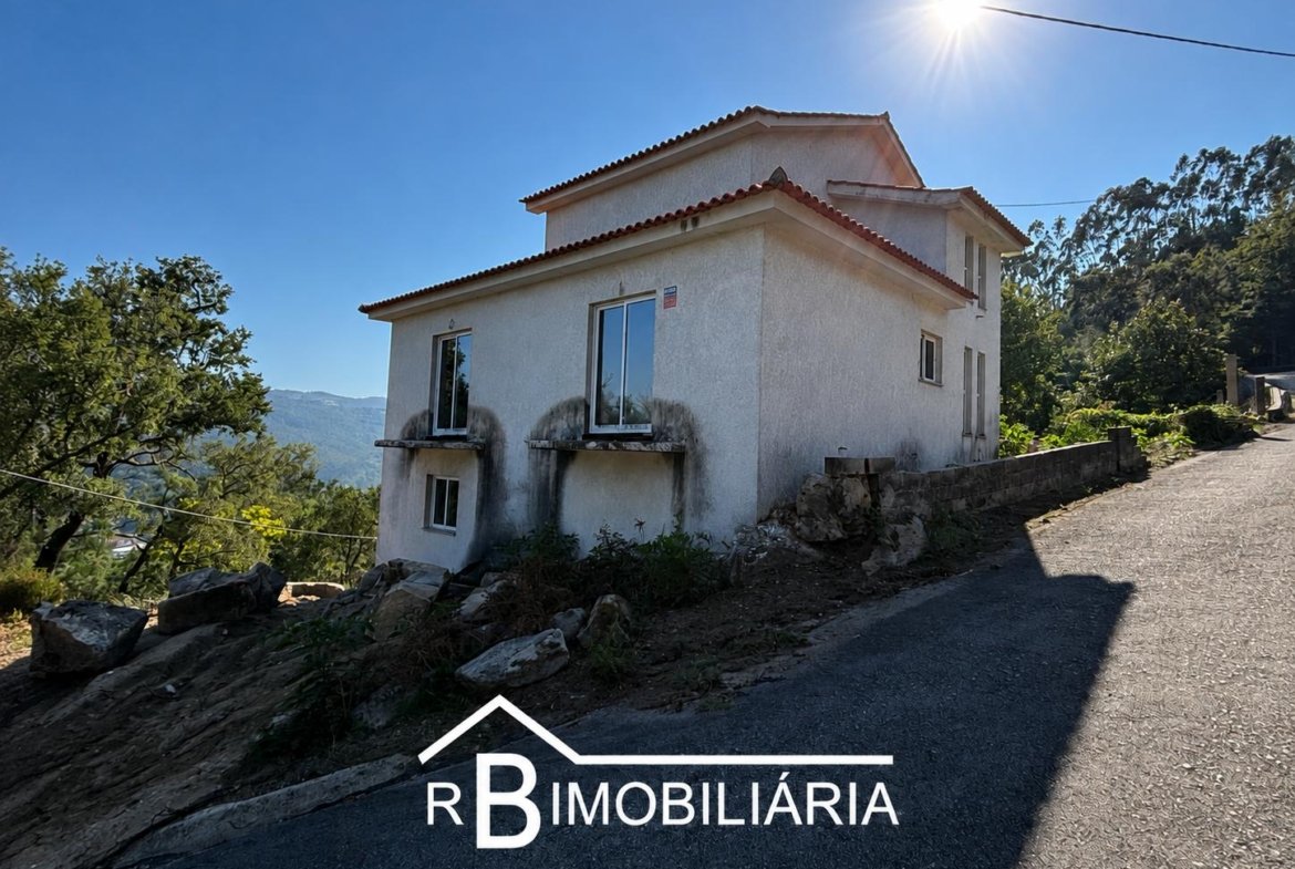 Moradia Isolada V4 com Vista para a Barragem – Valadares, São Pedro do Sul