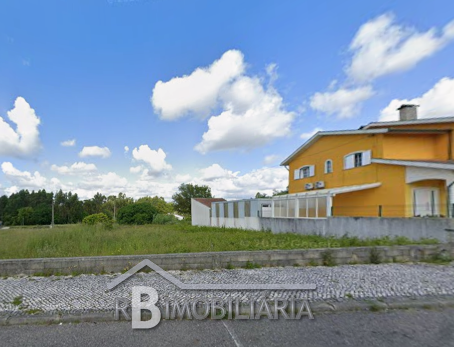 Três Lotes de Terreno em Oiã – Oliveira do Bairro
