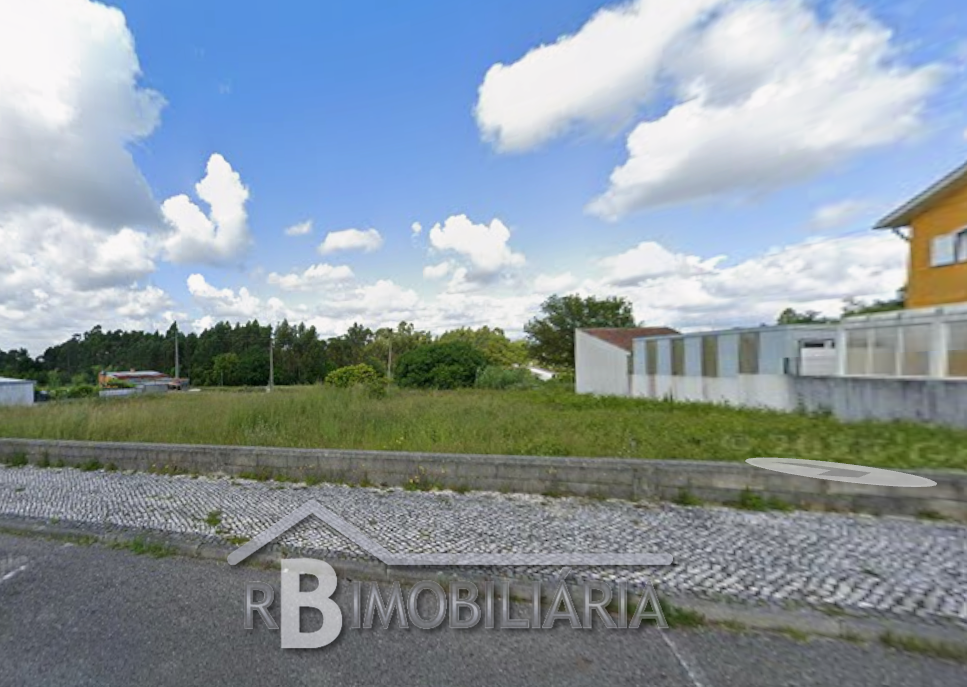 Três Lotes de Terreno em Oiã – Oliveira do Bairro