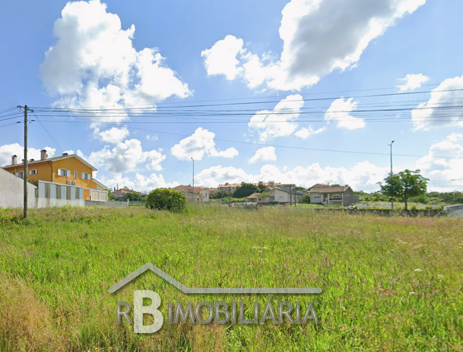 Três Lotes de Terreno em Oiã – Oliveira do Bairro